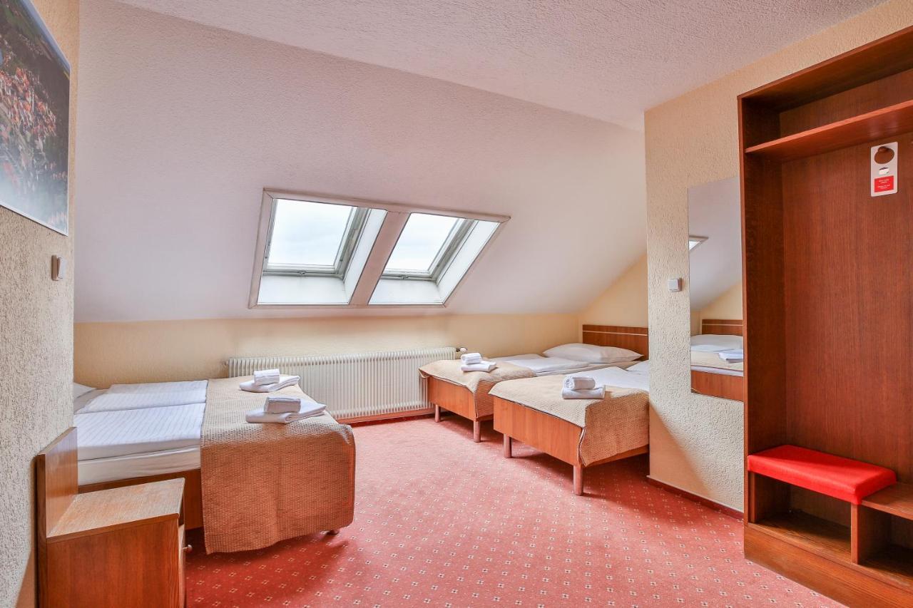 Hotel Tábor Exteriör bild