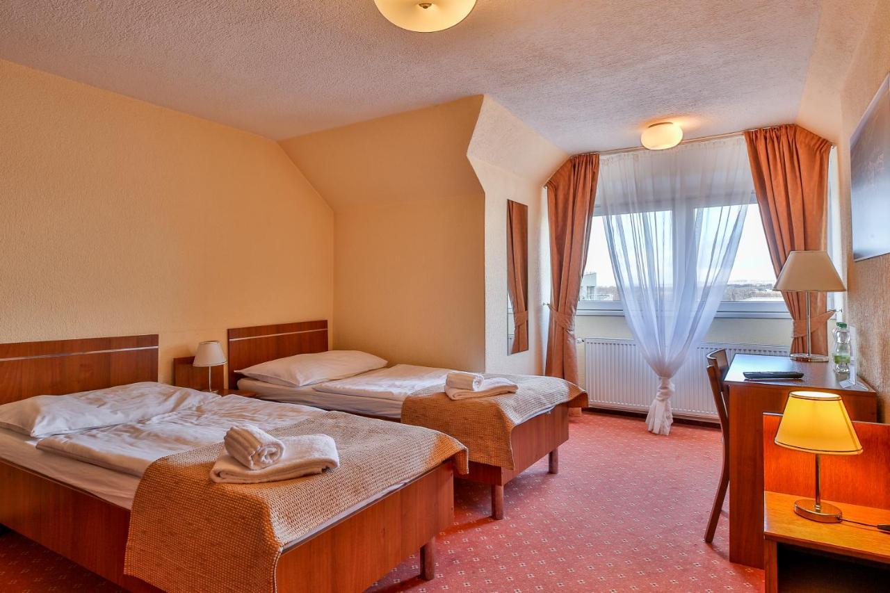 Hotel Tábor Exteriör bild