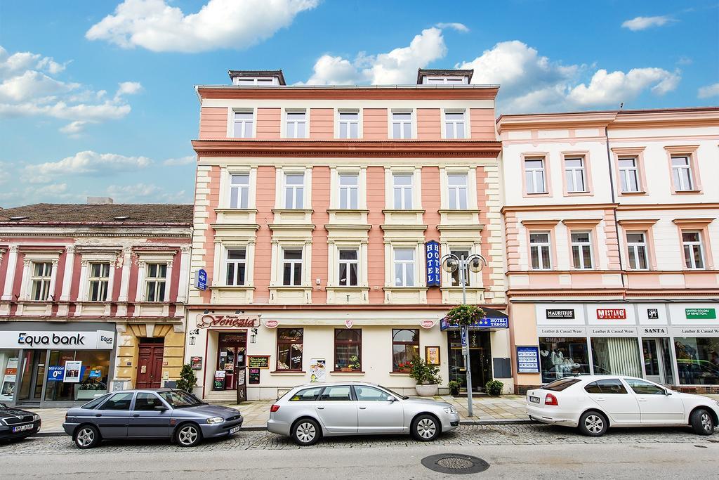 Hotel Tábor Exteriör bild