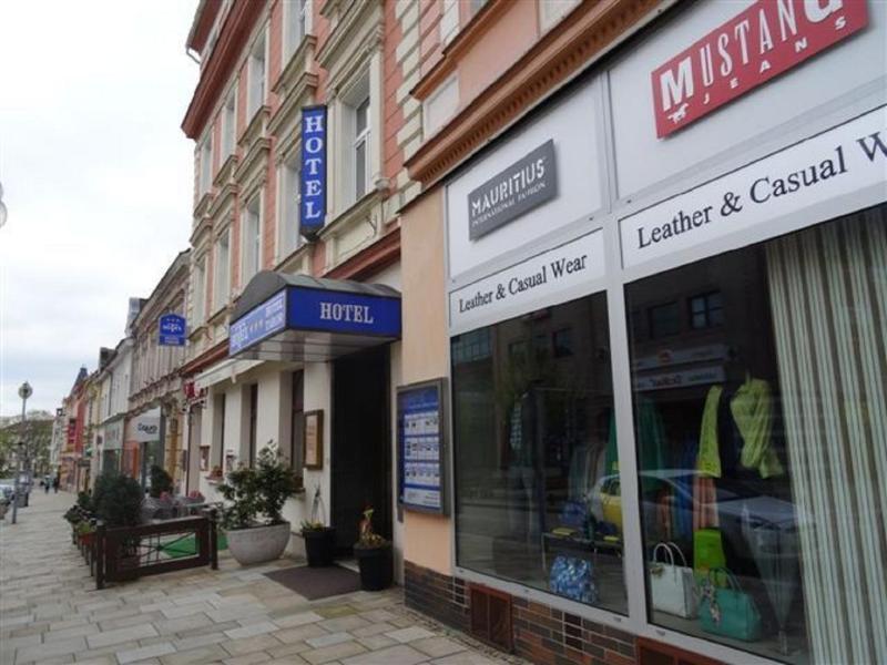 Hotel Tábor Exteriör bild