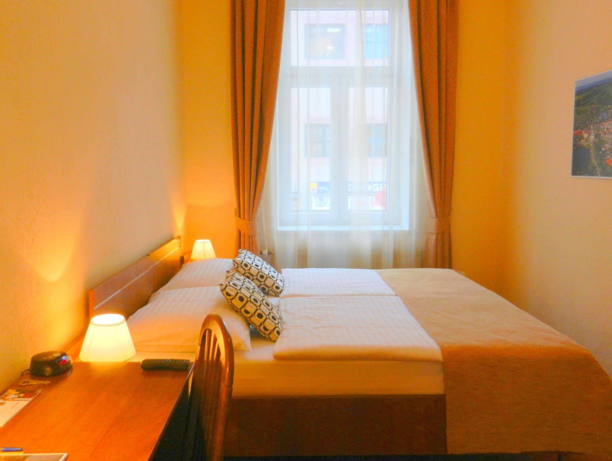 Hotel Tábor Exteriör bild